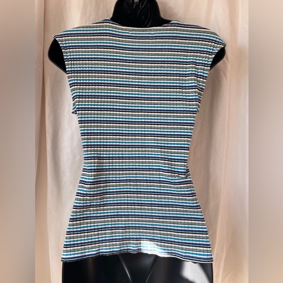 Redhaute Women's Sz M Striped Side Sweep V Neck Blouse Shades Of Blue - Picture 4 of 6